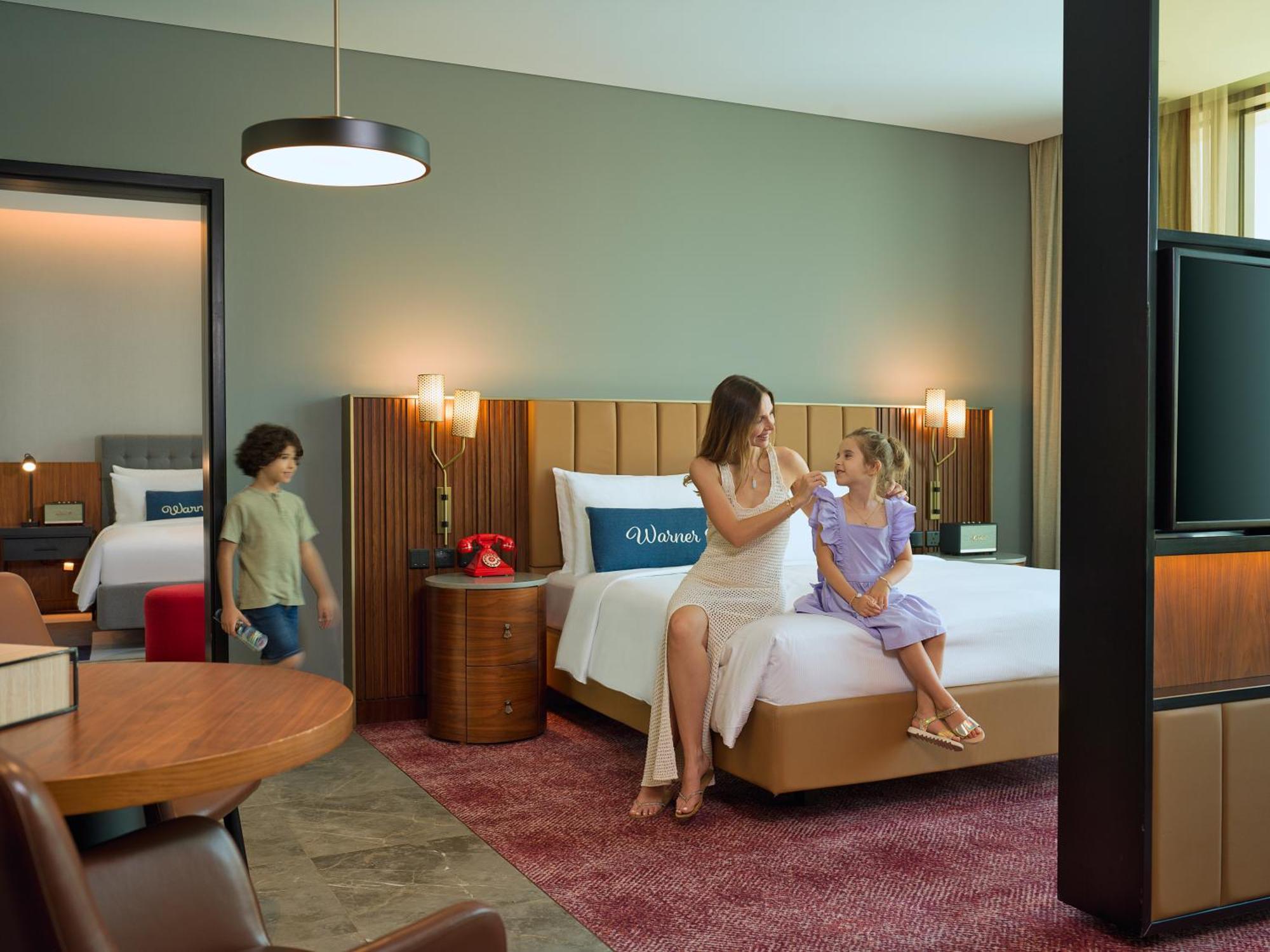 The Wb Abu Dhabi, Curio Collection By Hilton Hotel Exterior foto Family Suite
