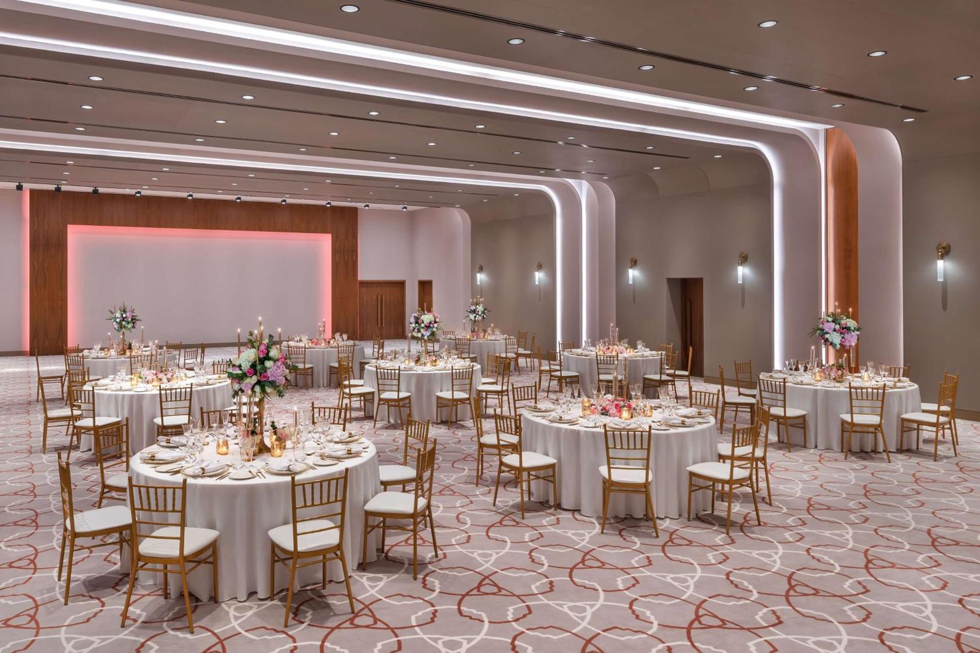 The Wb Abu Dhabi, Curio Collection By Hilton Hotel Exterior foto The ballroom
