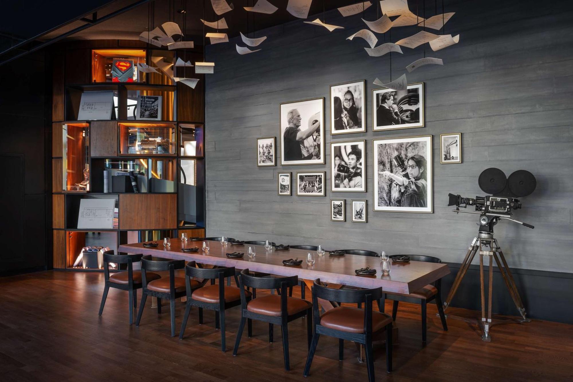The Wb Abu Dhabi, Curio Collection By Hilton Hotel Exterior foto The interior of the restaurant