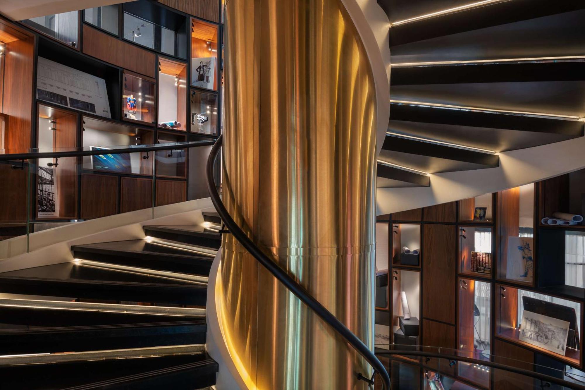 The Wb Abu Dhabi, Curio Collection By Hilton Hotel Exterior foto The staircase